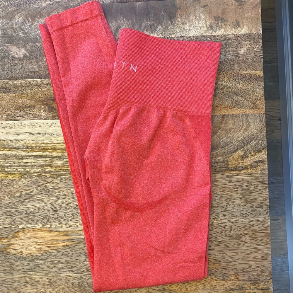 Candy Apple NVGTN contour seamless leggings